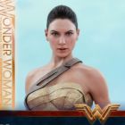 Hot Toys 1/6th Scale MMS424 Wonder Woman (Training Armor Version) Collectible Figure