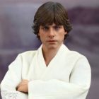 Hot Toys 1/6th Scale Star Wars Episode IV A New Hope Luke Skywalker Figure