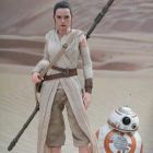 Hot Toys 1/6th Scale Star Wars The Force Awakens Rey & BB-8 Set