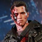 Hot Toys 1/6th Scale DX-13 Terminator T-800 Battle Damaged Figure