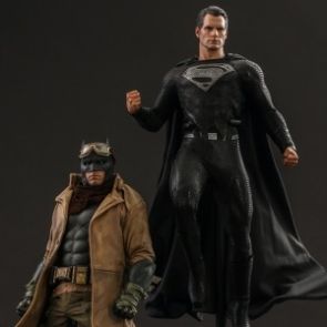 Hot Toys 1/6th Scale TMS038 Zack Snyder&#039;s Justice League: Knightmare Batman and Superman Collectible Set