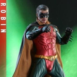 Hot Toys 1/6th Scale MMS594 Batman Forever: Robin Collectible Figure