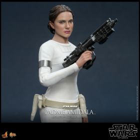 Hot Toys MMS678 Star Wars Episode II: Attack of the Clones - 1/6th scale Padme Amidala Collectible Figure
